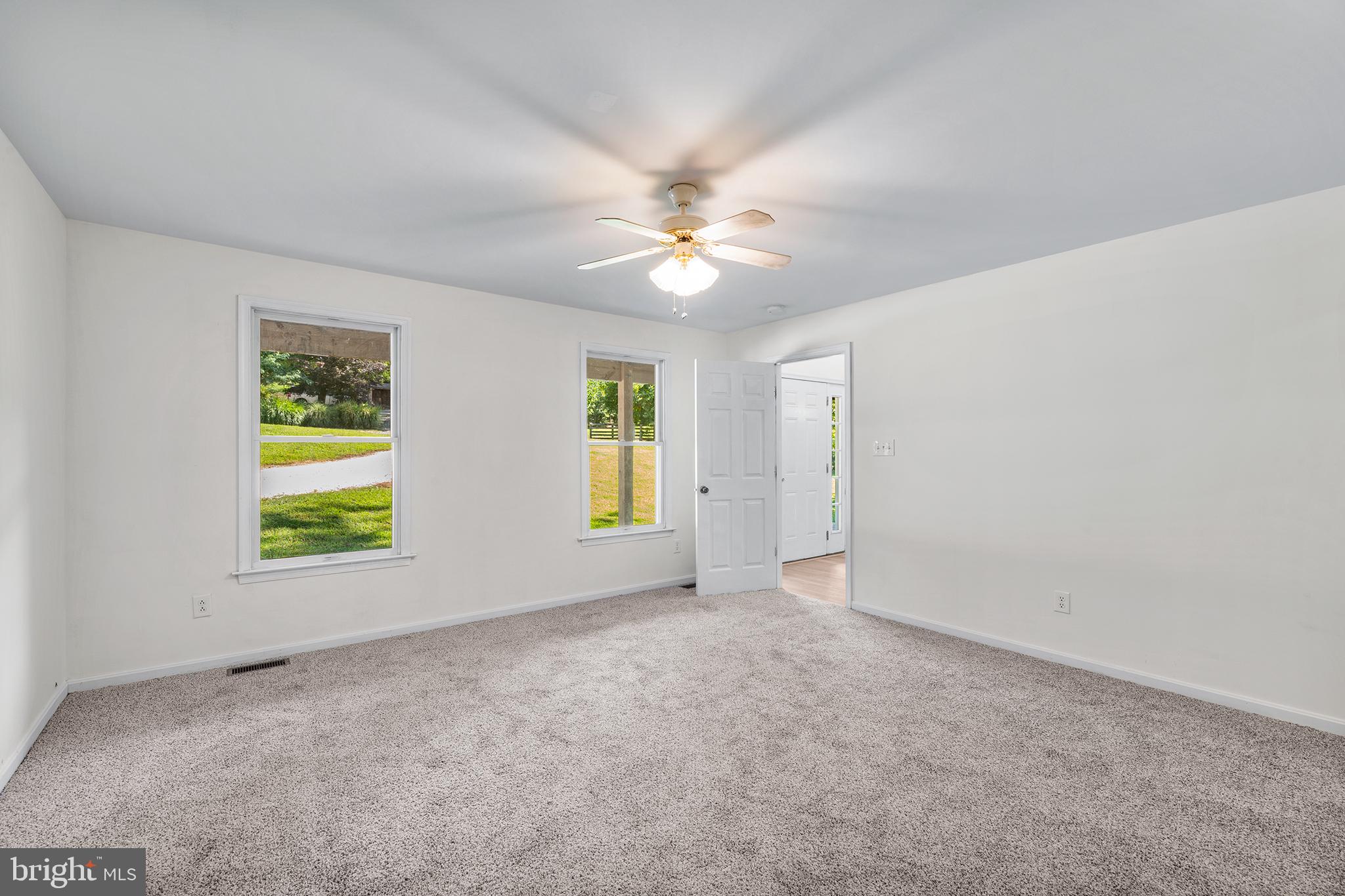 ROLLING HILLS - Residential