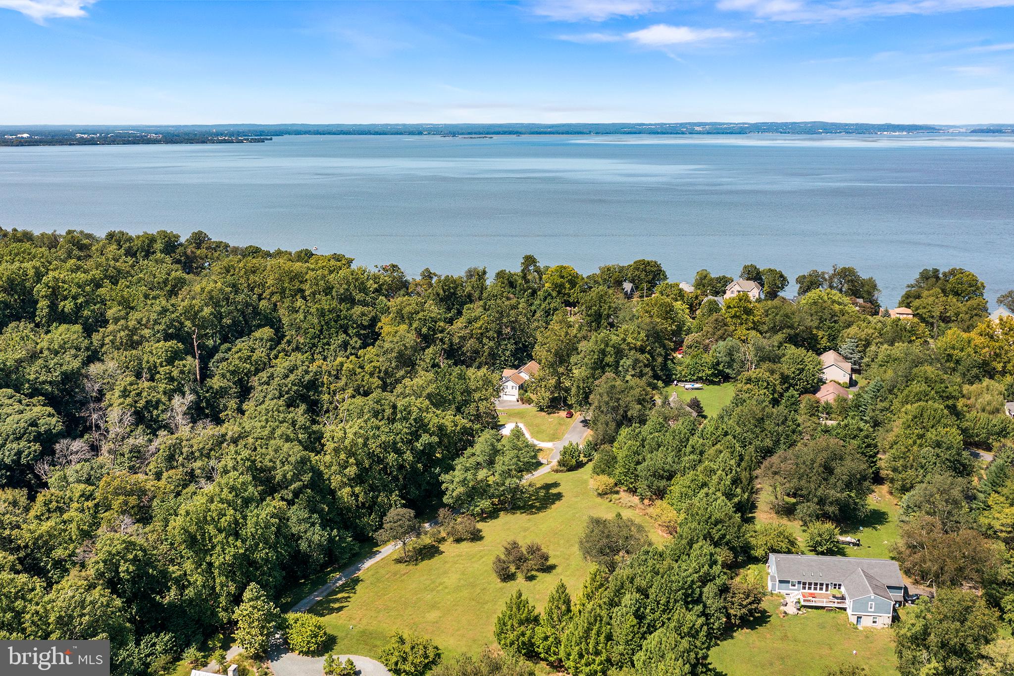 ROLLING HILLS - Residential