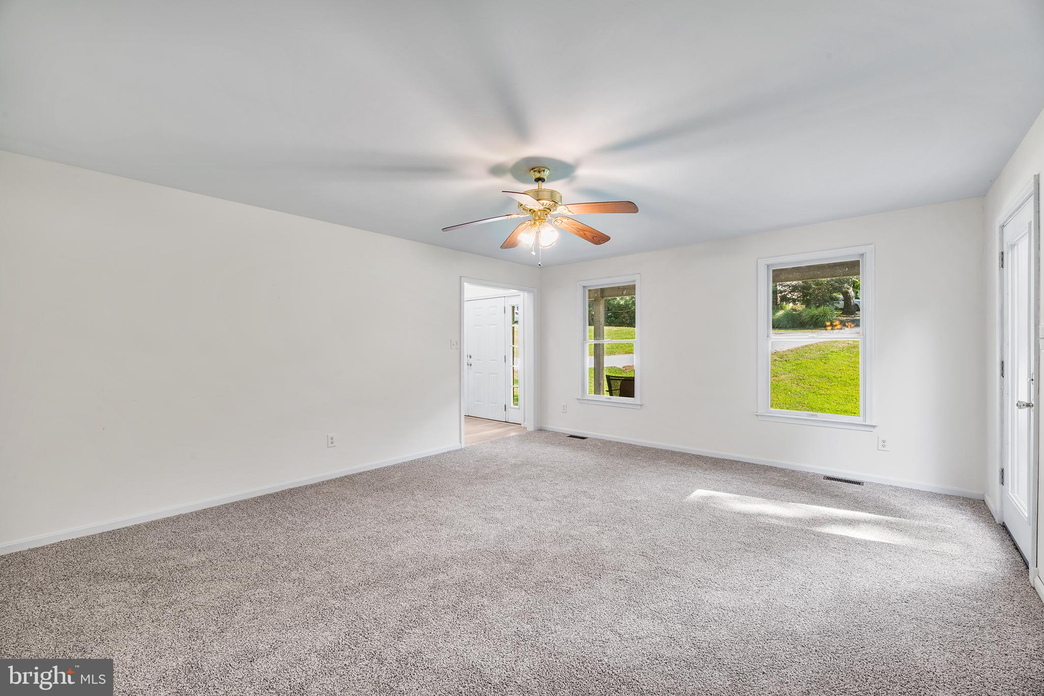 ROLLING HILLS - Residential