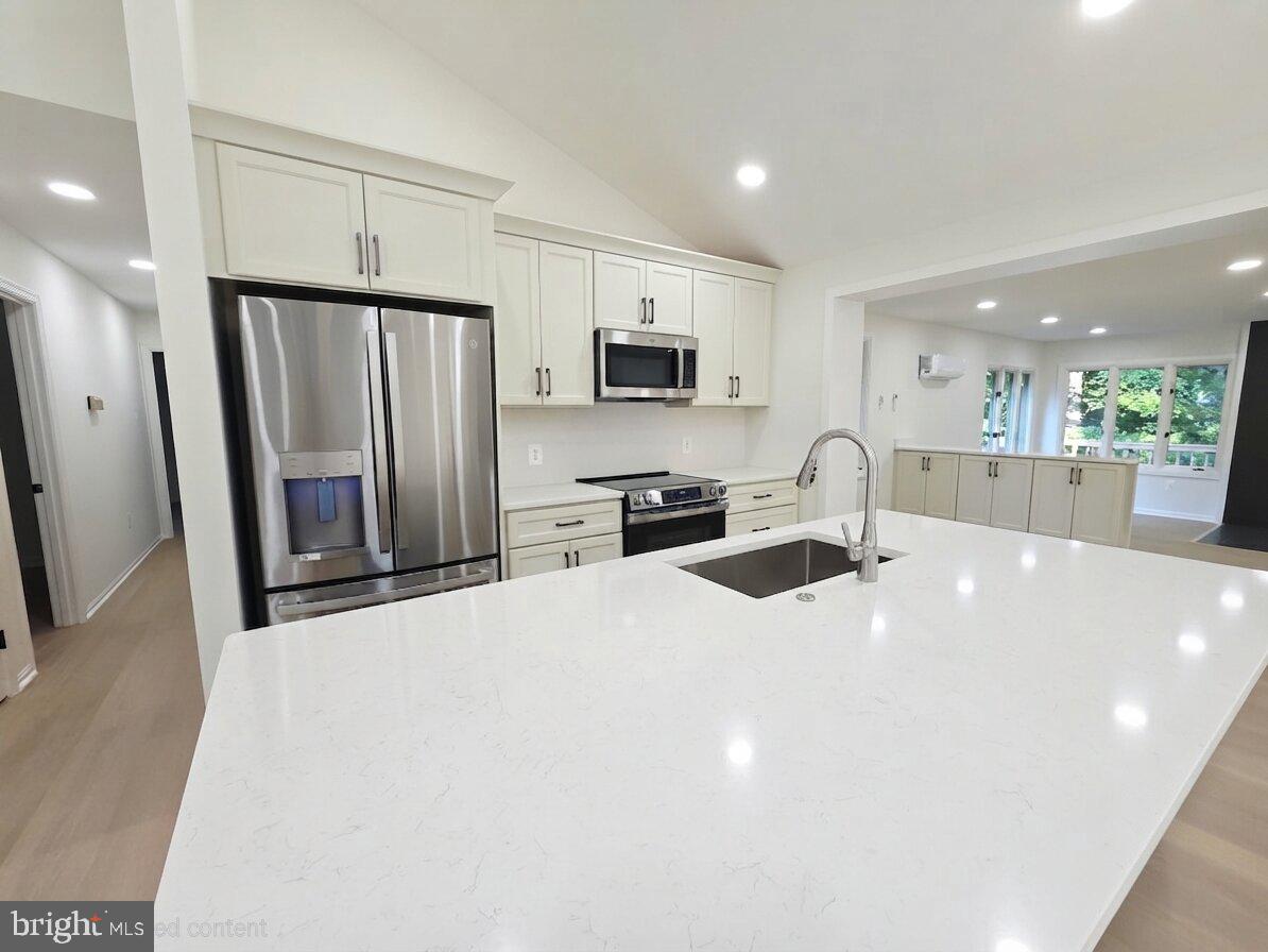 10027 W CONSTABLE COURT