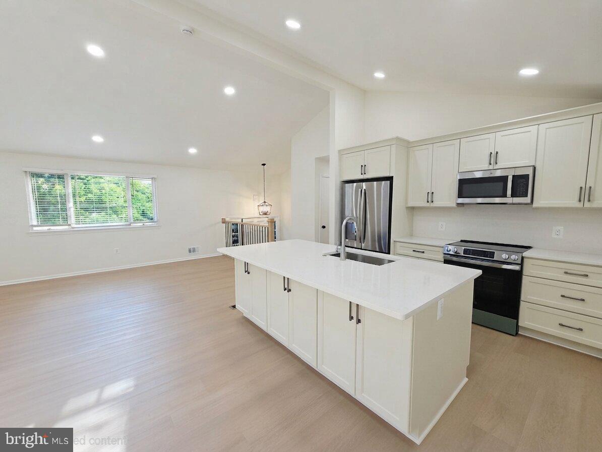 10027 W CONSTABLE COURT