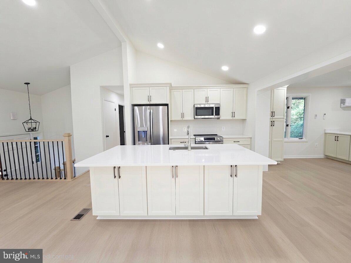 10027 W CONSTABLE COURT