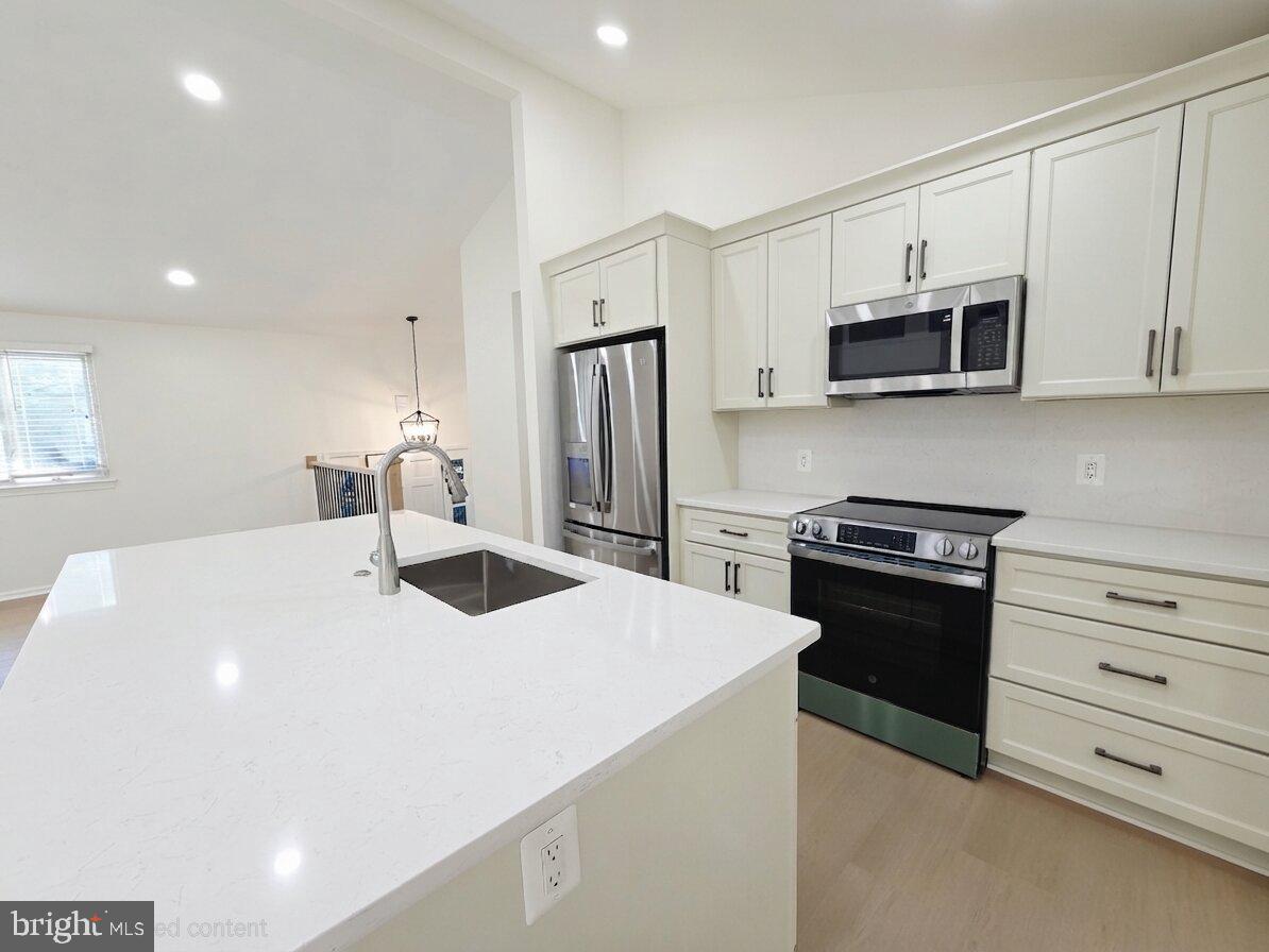 10027 W CONSTABLE COURT
