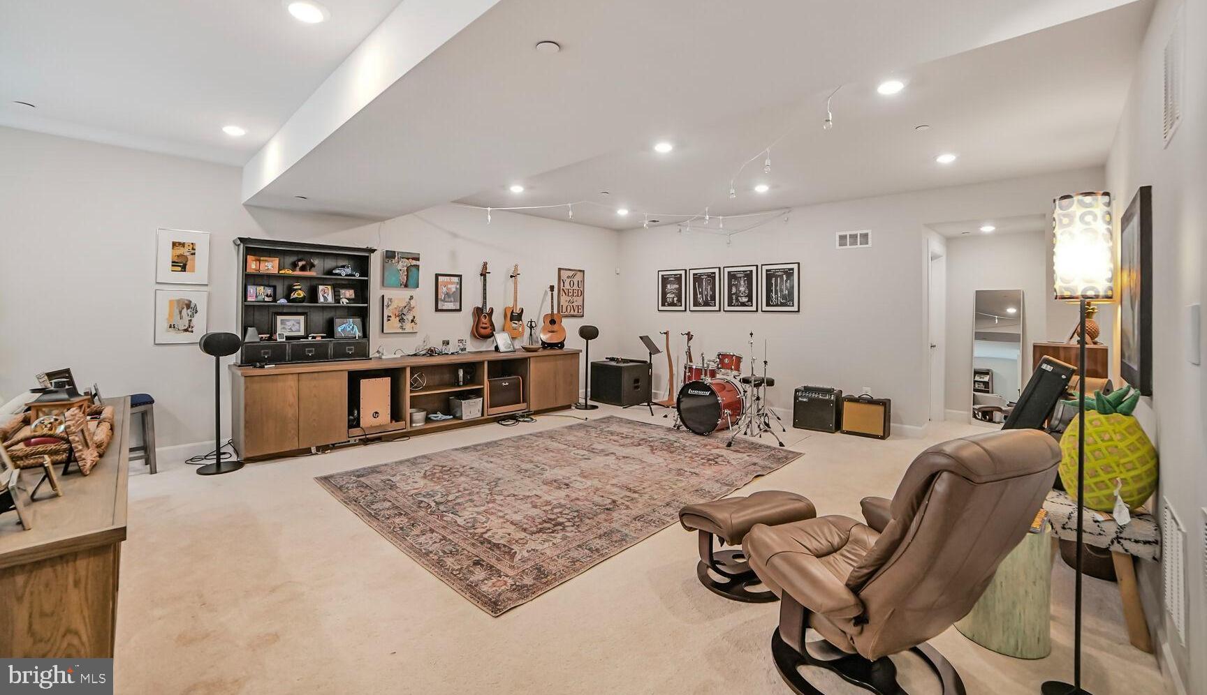 MAPLE LAWN SOUTH - Residential