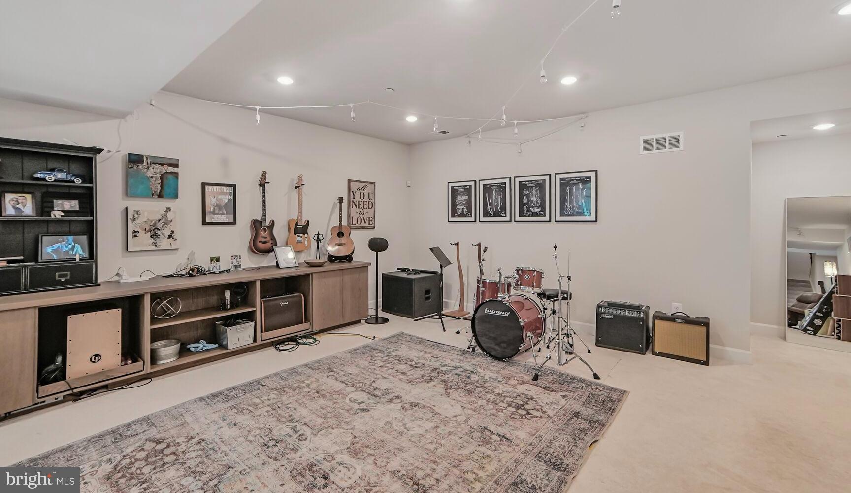 MAPLE LAWN SOUTH - Residential