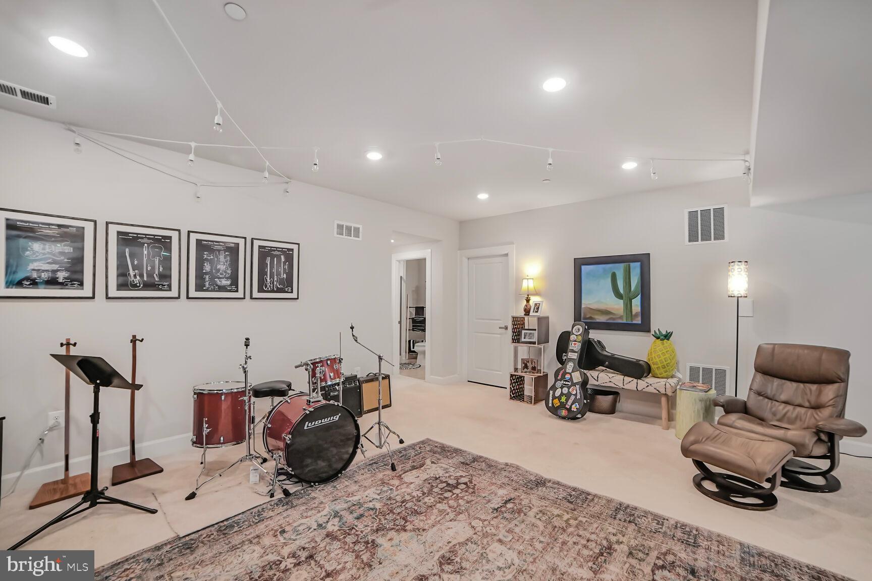 MAPLE LAWN SOUTH - Residential