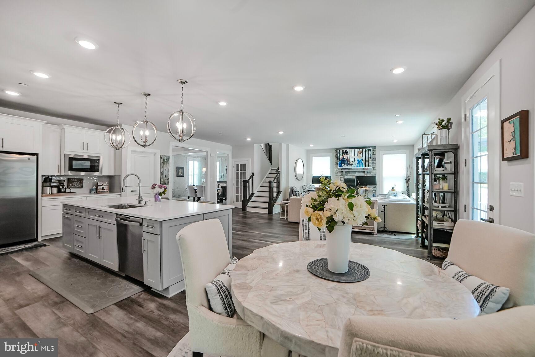 MAPLE LAWN SOUTH - Residential