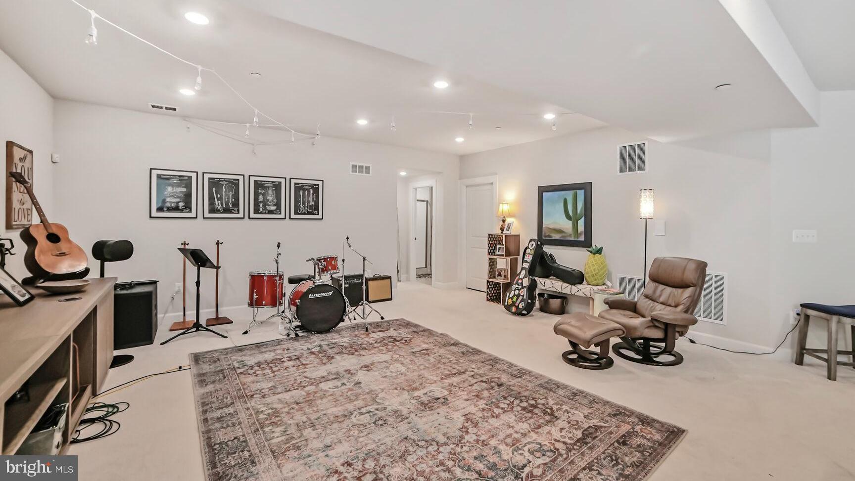 MAPLE LAWN SOUTH - Residential