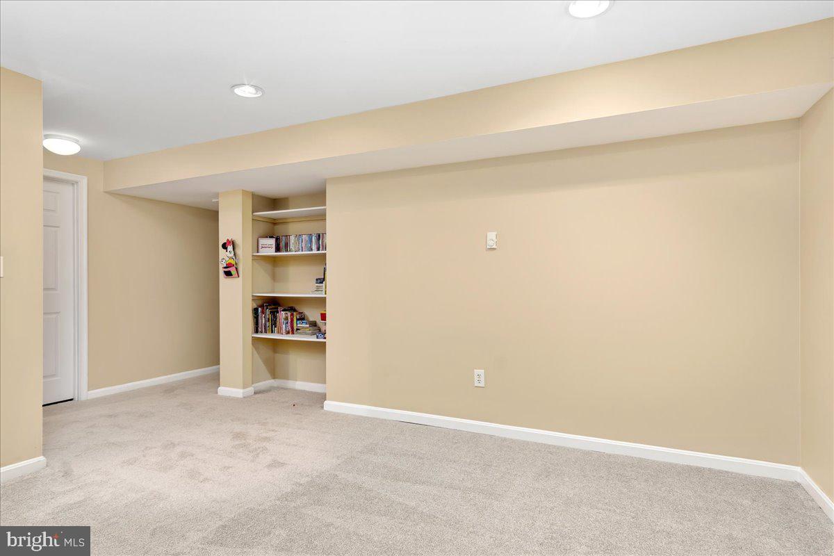 WHITTIER - Residential