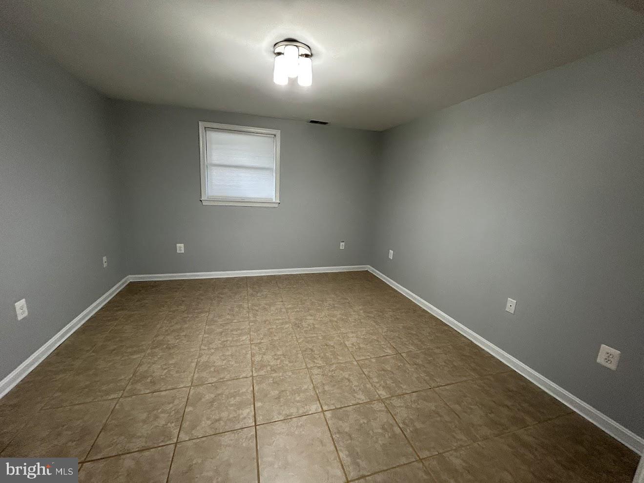 LEE'S HILL NORTH - Residential Lease