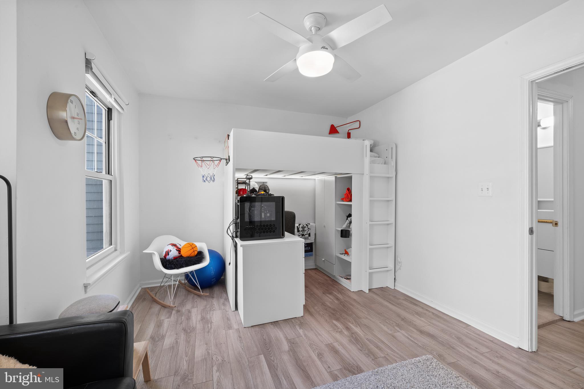 OXFORD OF BLUE BELL - Residential