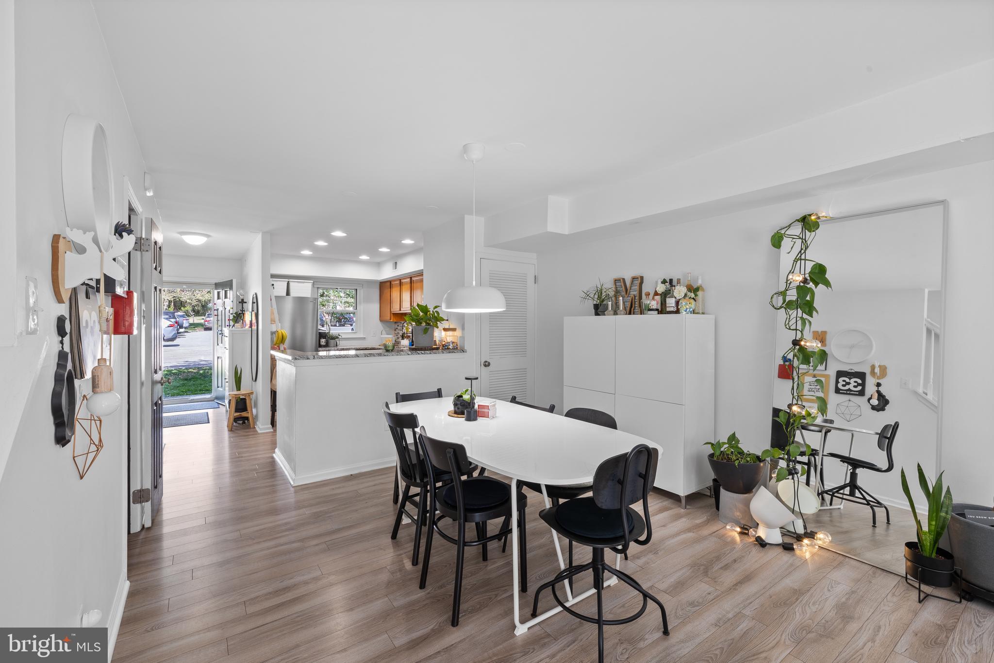 OXFORD OF BLUE BELL - Residential