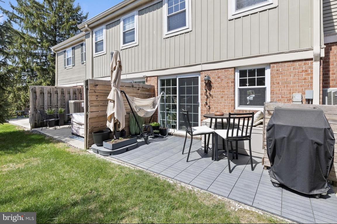 OXFORD OF BLUE BELL - Residential