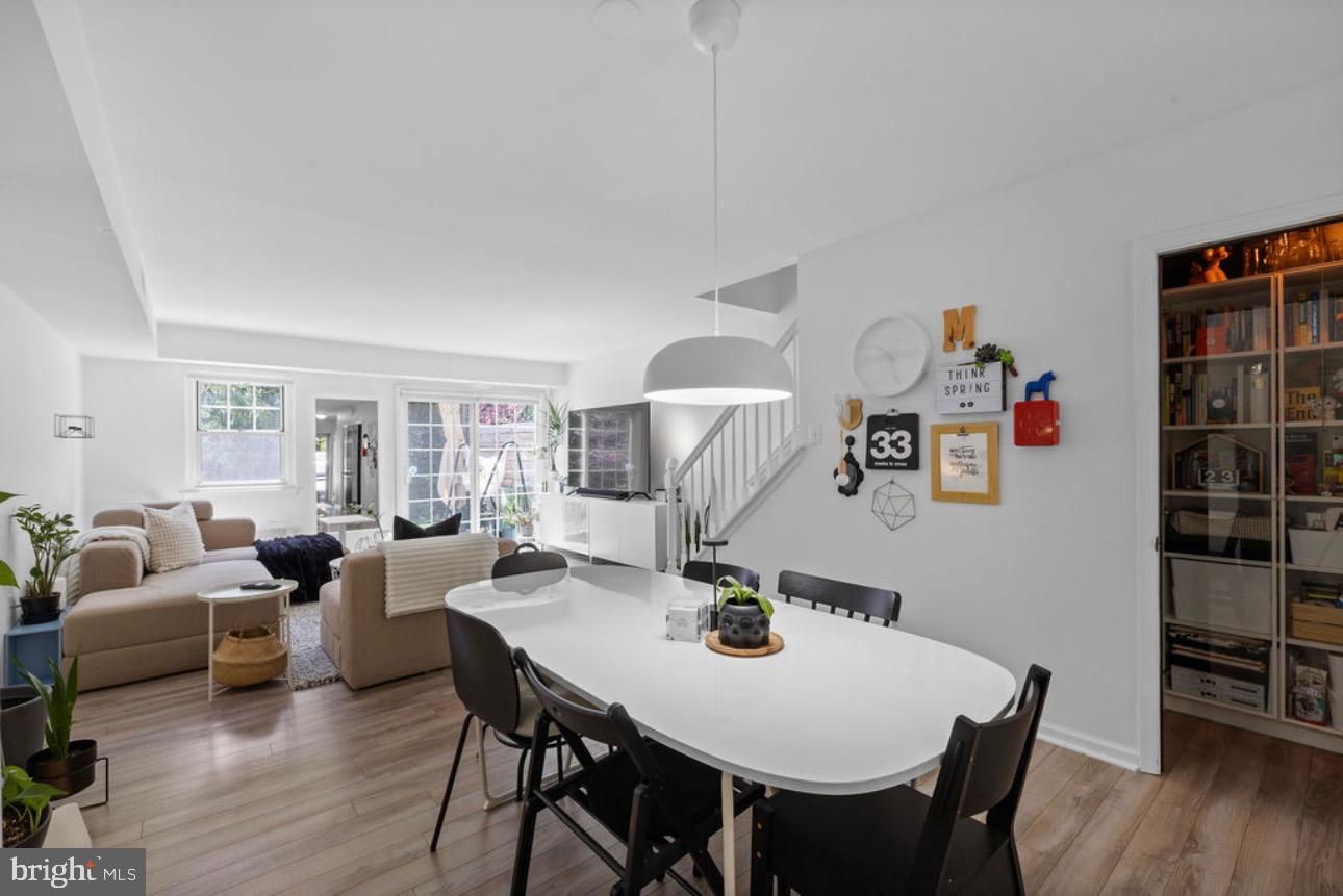 OXFORD OF BLUE BELL - Residential