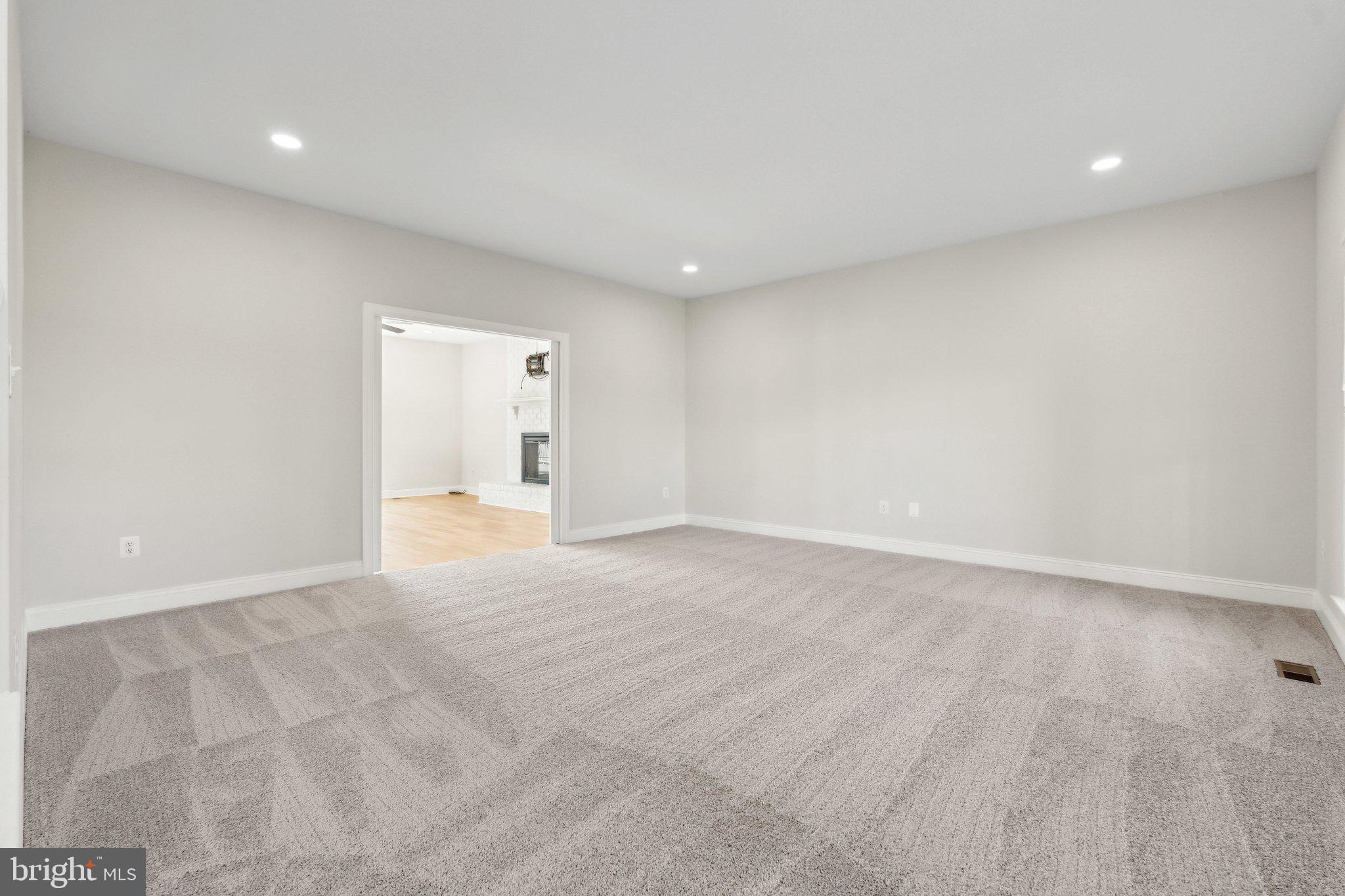 LONGMOOR FARM ESTATES - Residential