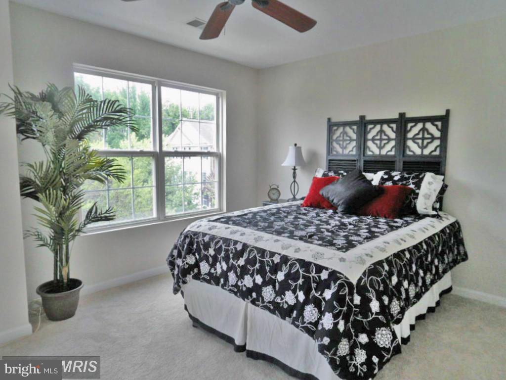 HOYLES MILL VILLAGE - Residential Lease