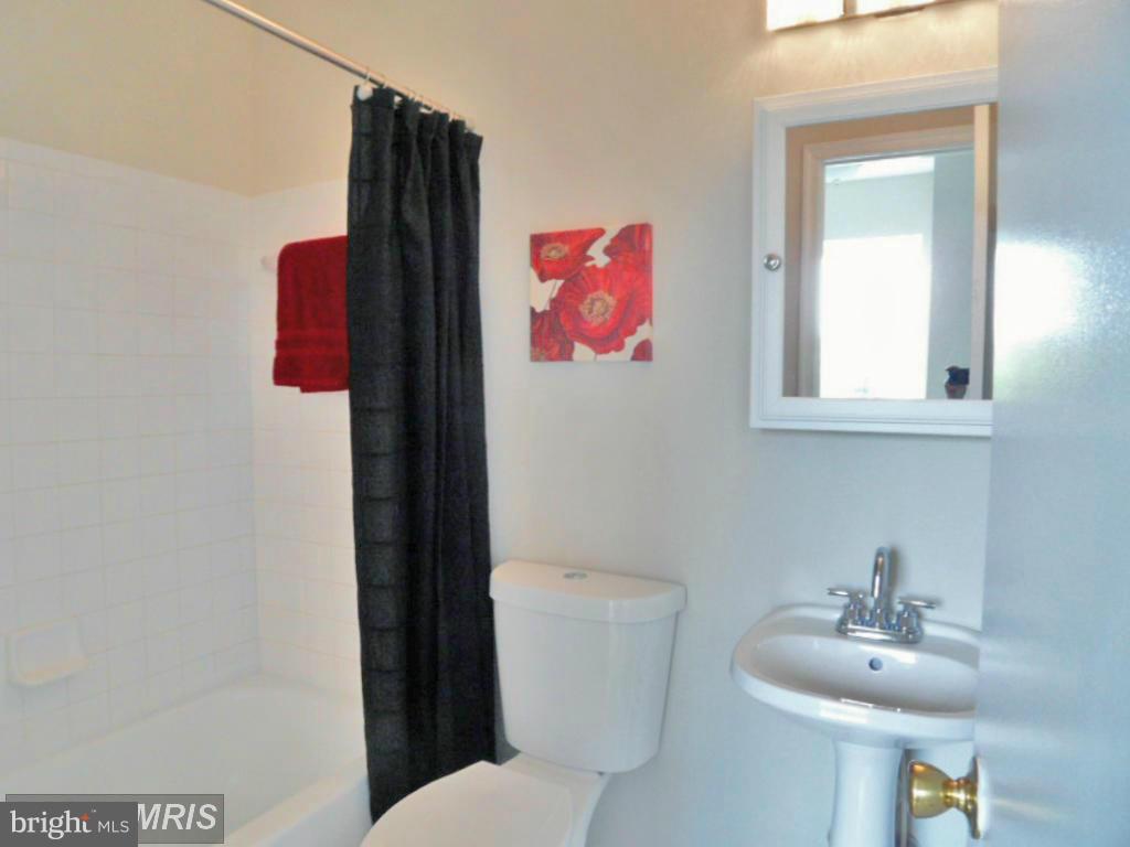 HOYLES MILL VILLAGE - Residential Lease