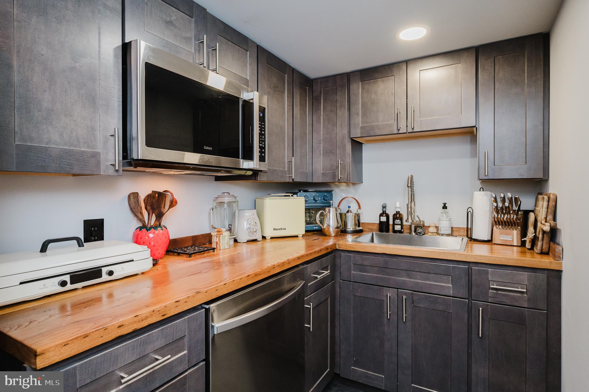 COLVARD MANOR - Residential