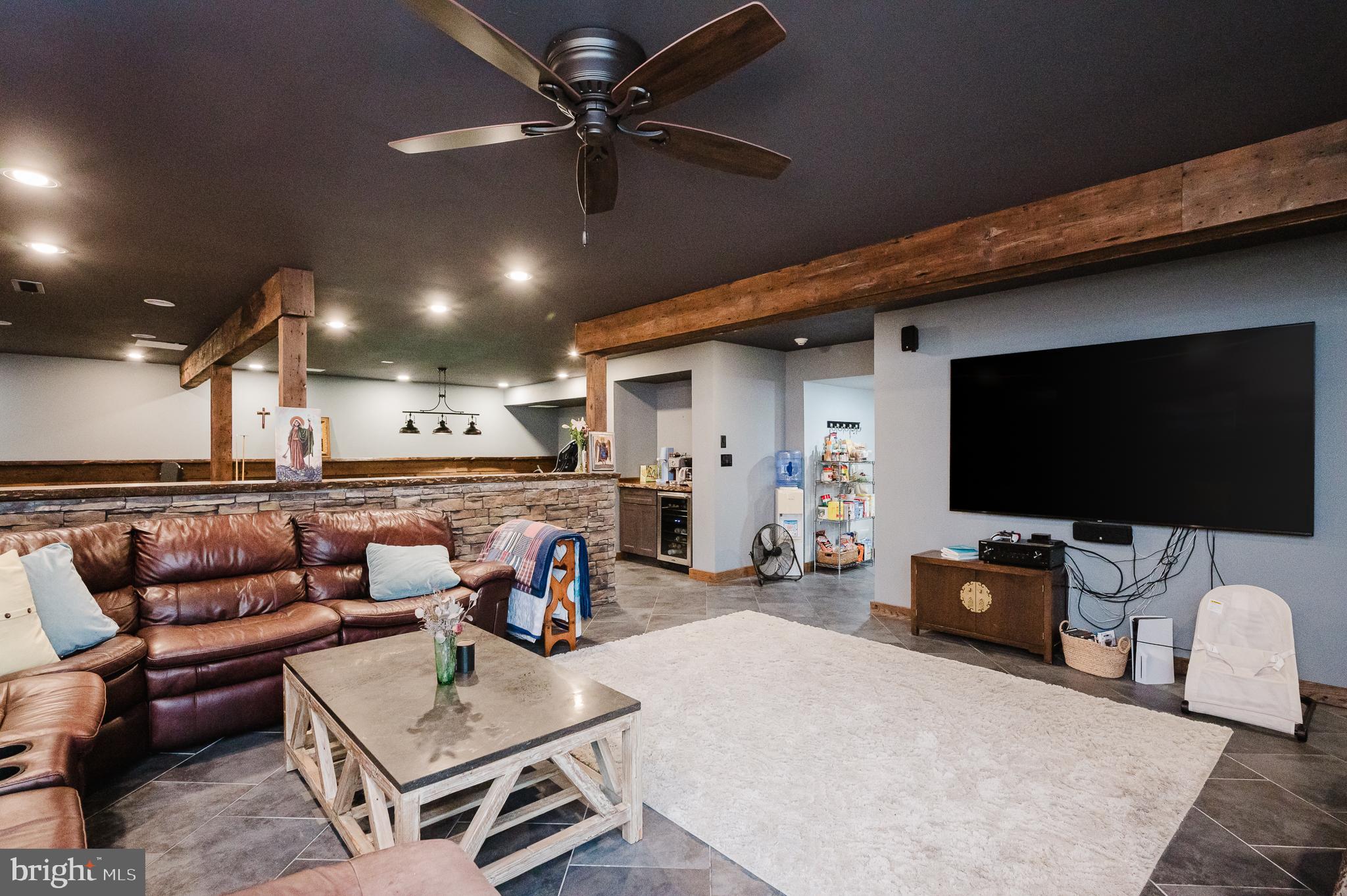 COLVARD MANOR - Residential