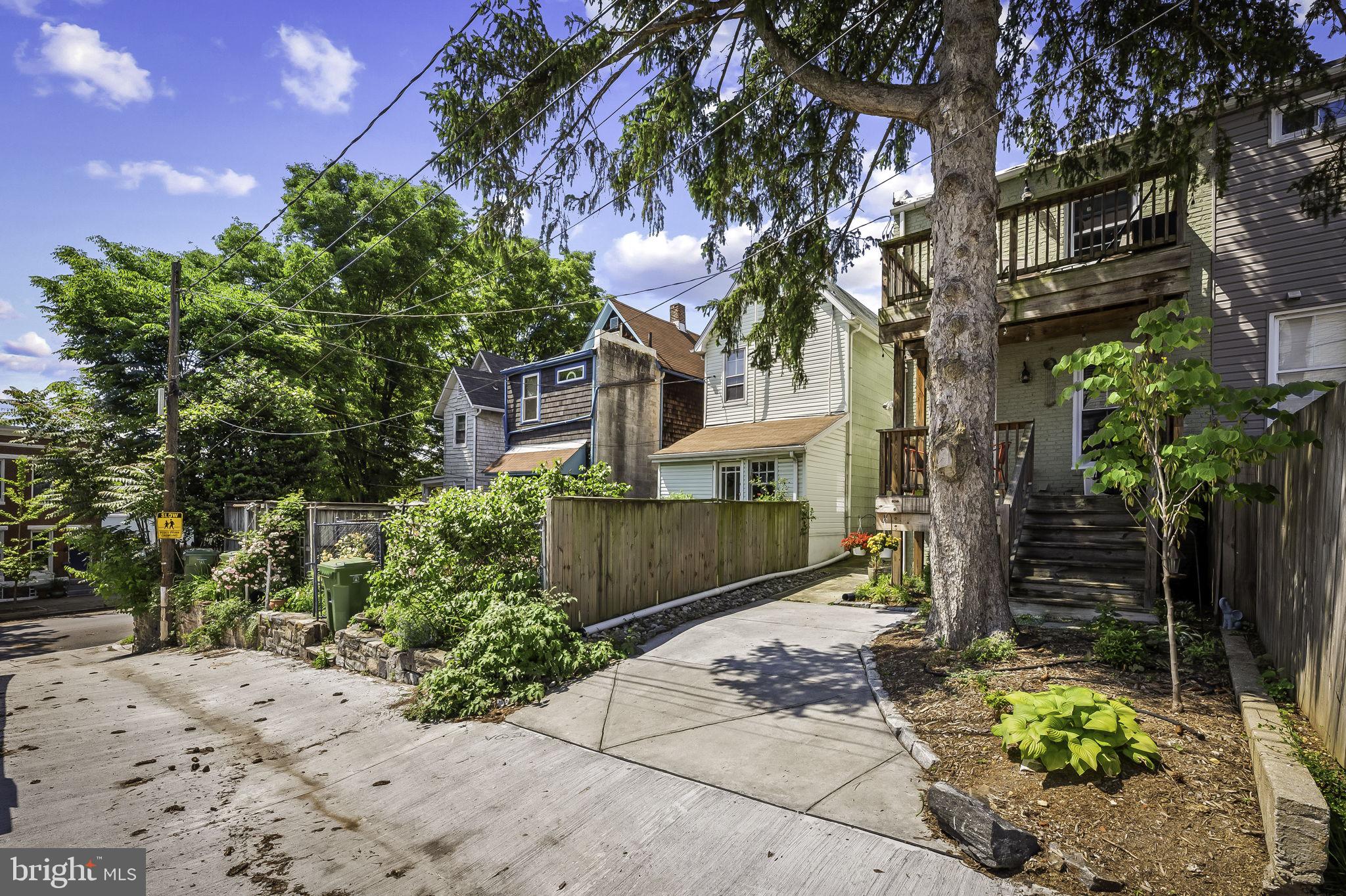 HAMPDEN HISTORIC DISTRICT - Residential