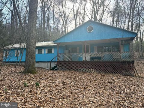 228 PINEBROOK DRIVE NEWPORT PA 17074