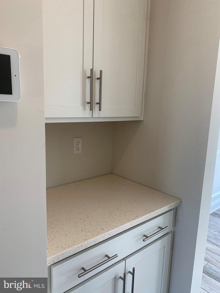 SHELTON KNOLLS - Residential