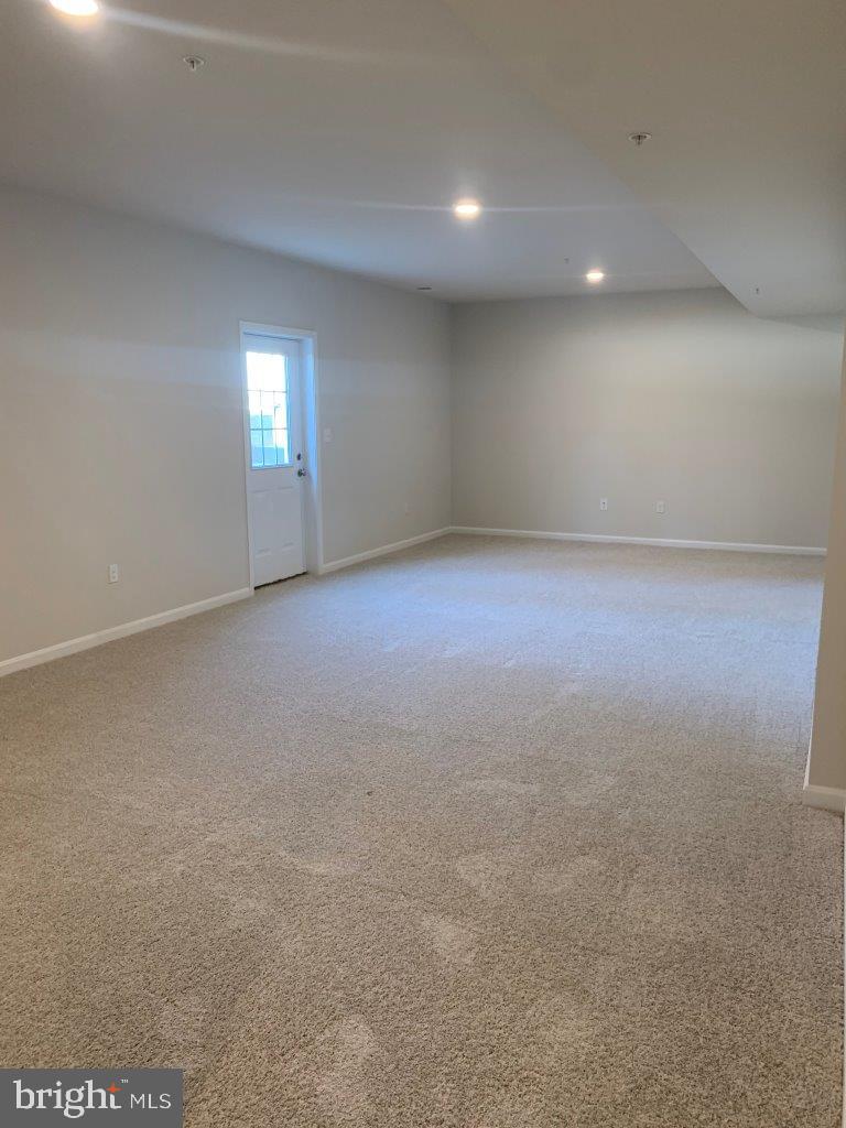 SHELTON KNOLLS - Residential