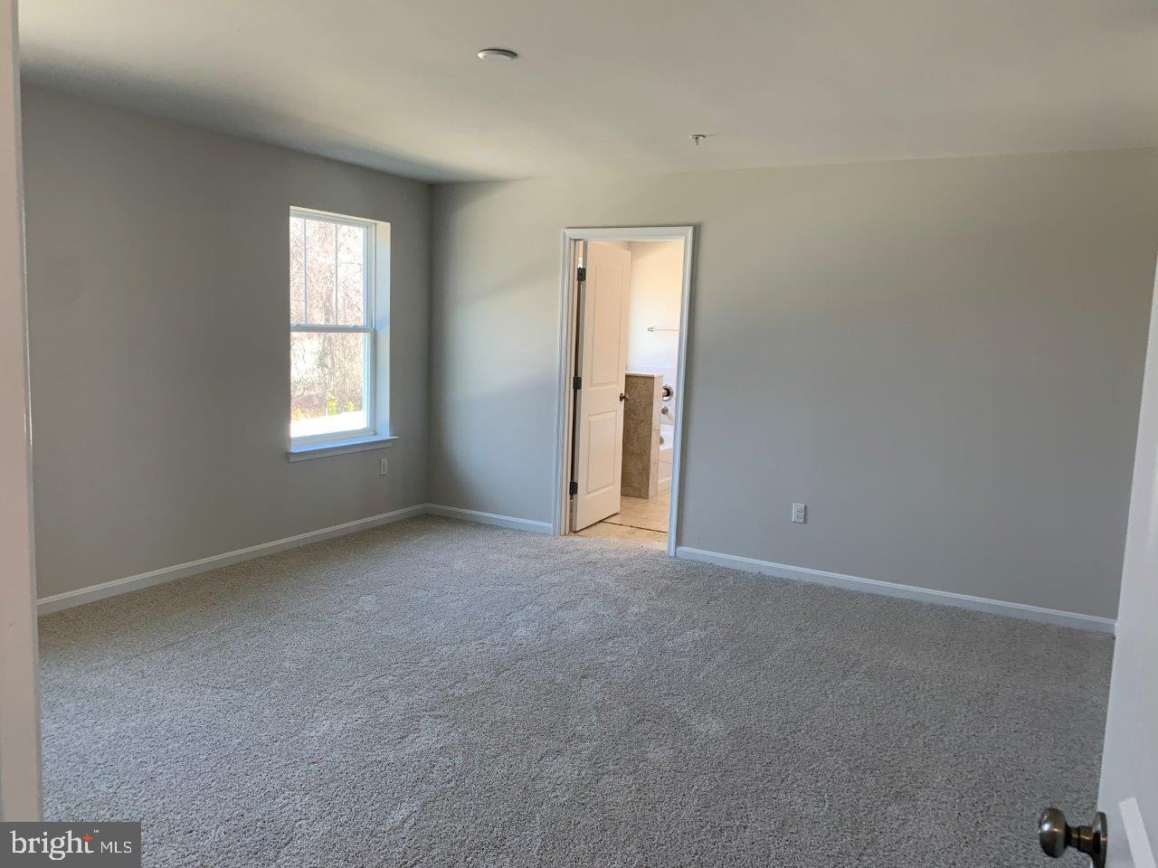 SHELTON KNOLLS - Residential