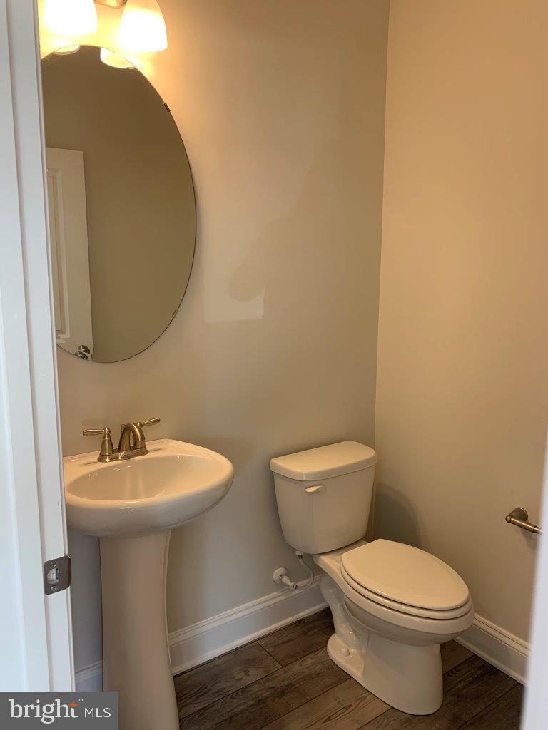 SHELTON KNOLLS - Residential