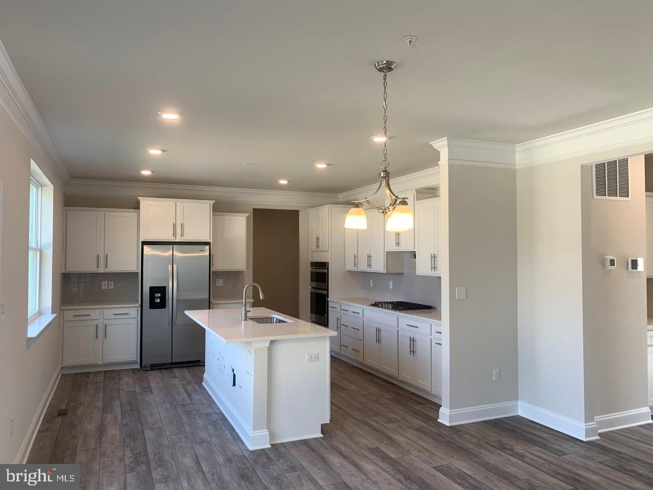 SHELTON KNOLLS - Residential