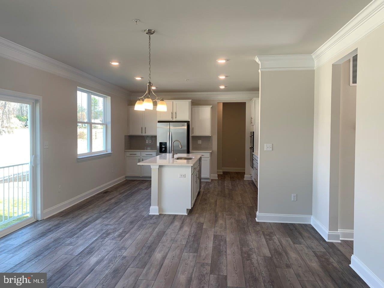 SHELTON KNOLLS - Residential