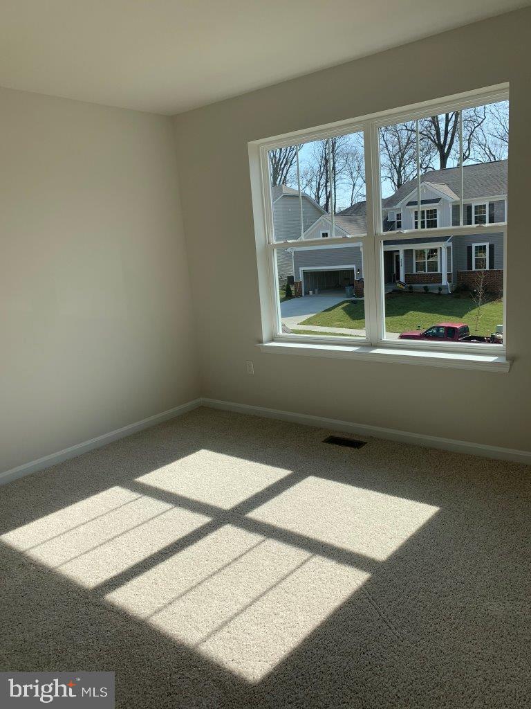 SHELTON KNOLLS - Residential