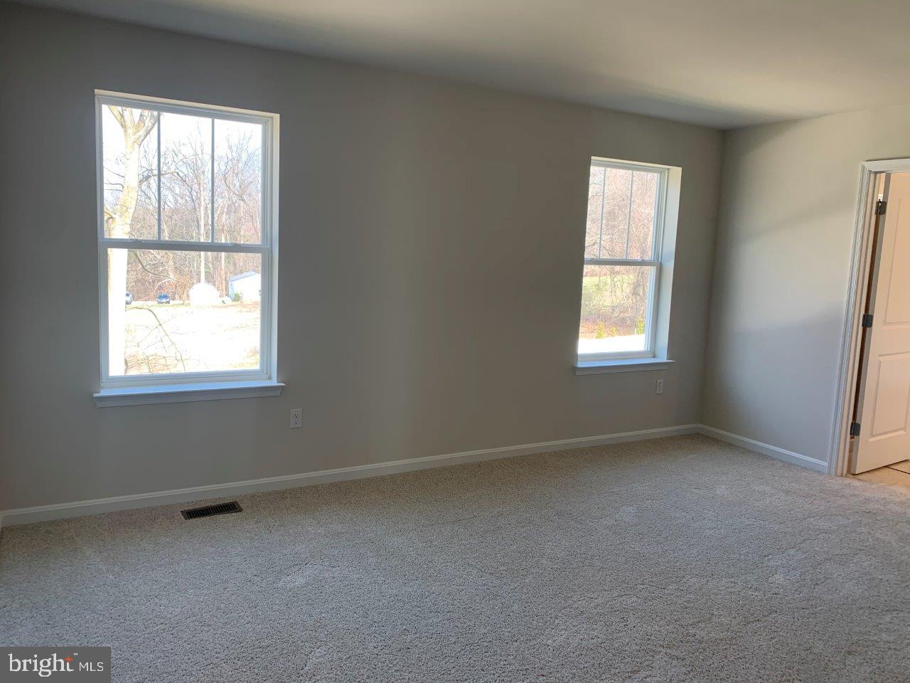 SHELTON KNOLLS - Residential