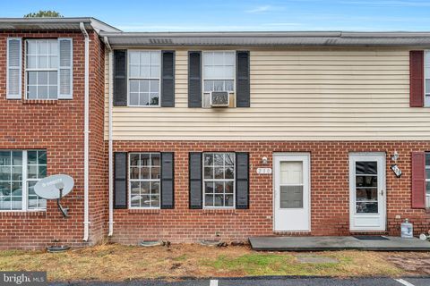 Townhouse For Sale - 210 Brunswick Road<br/> STEPHENS CITY, VA 22655