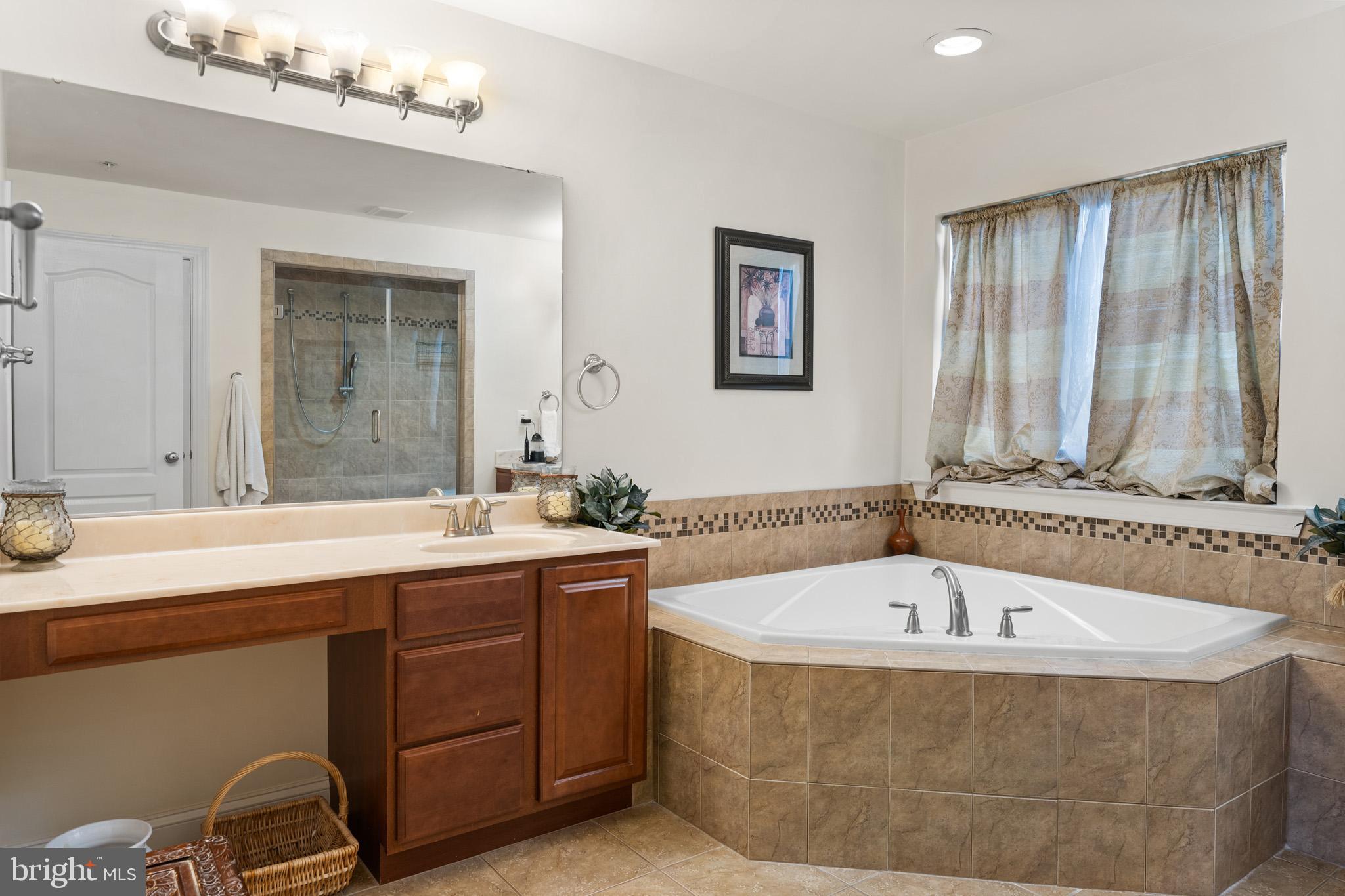 NORTH POINTE - Residential