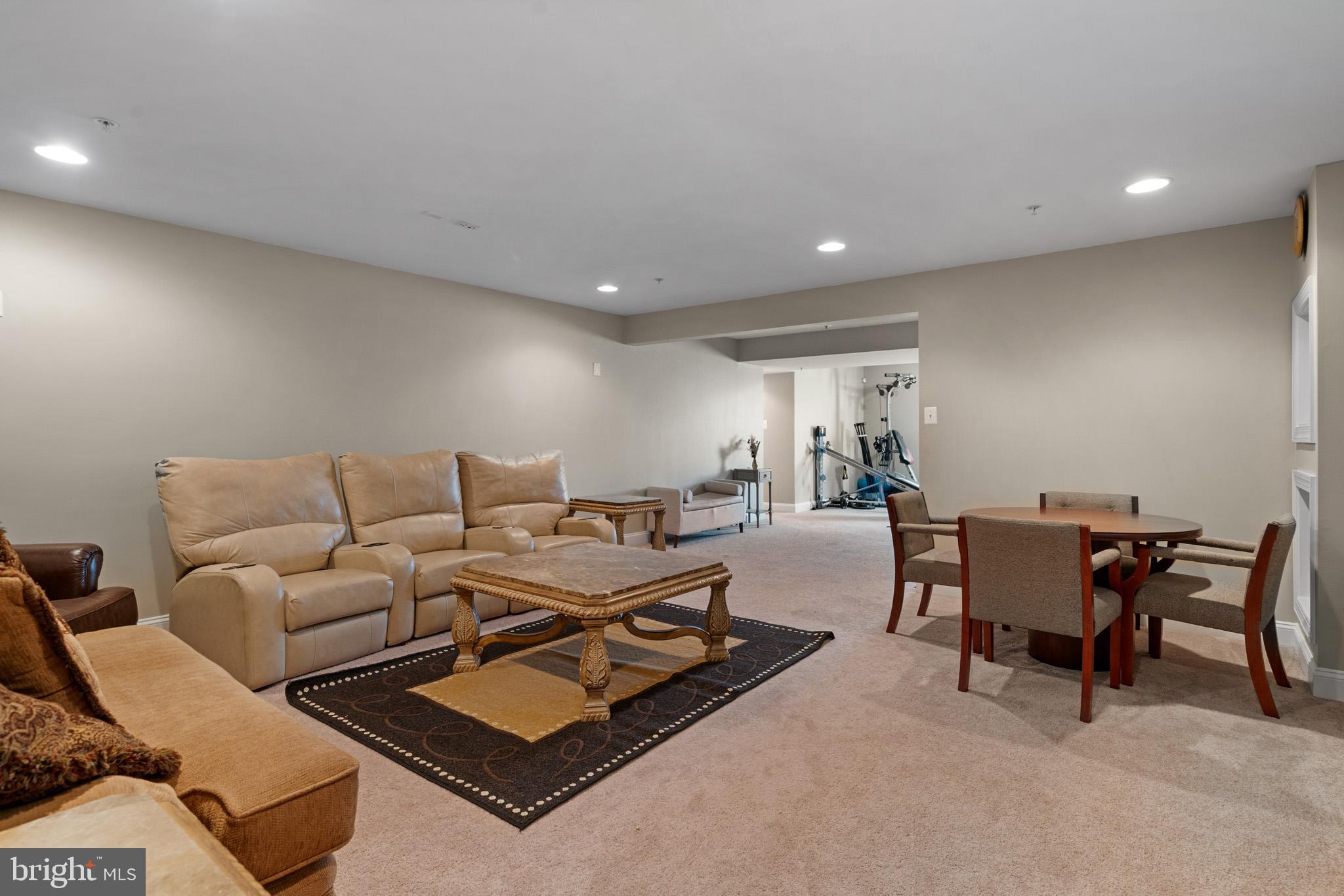 NORTH POINTE - Residential