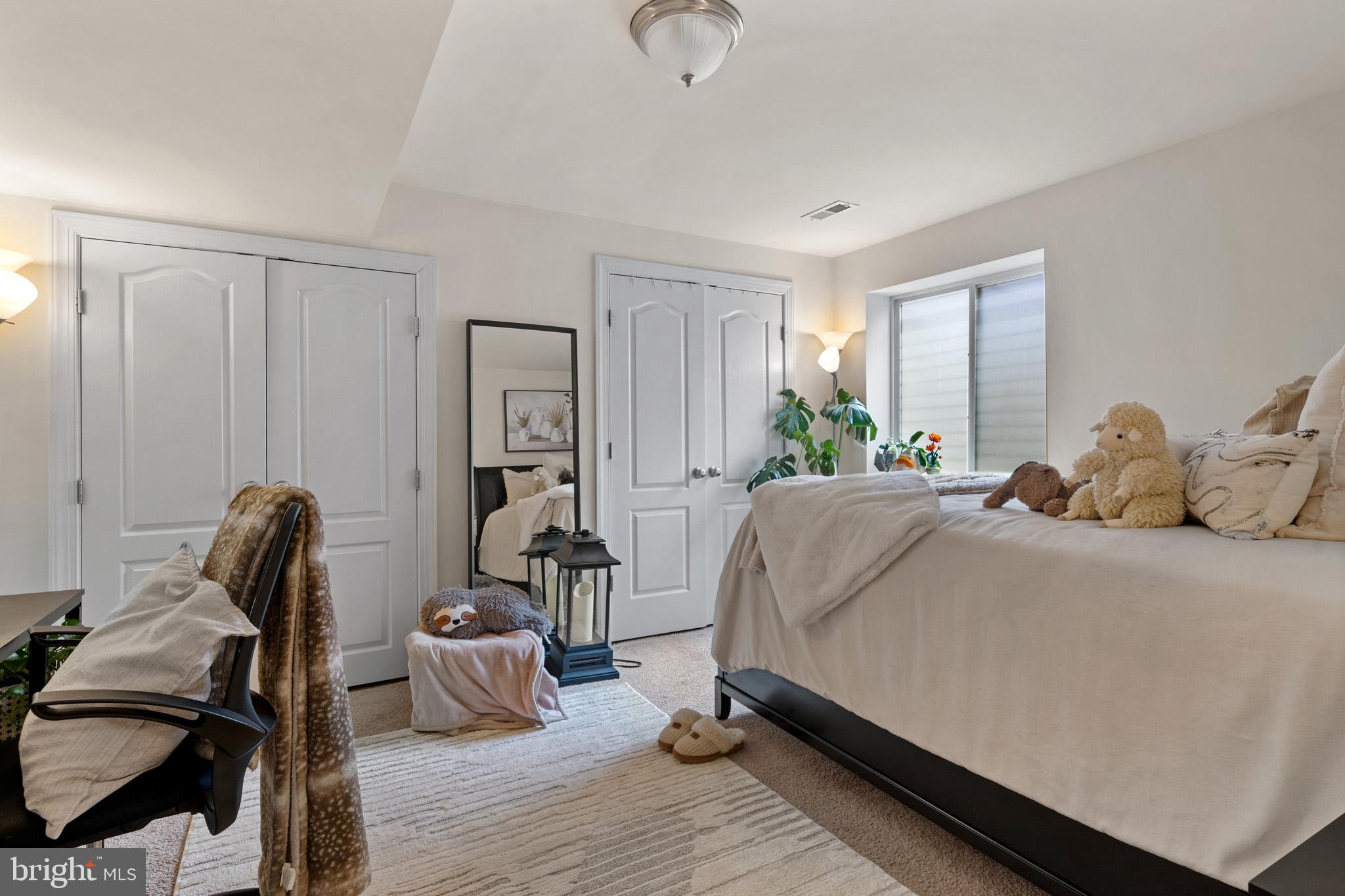 NORTH POINTE - Residential