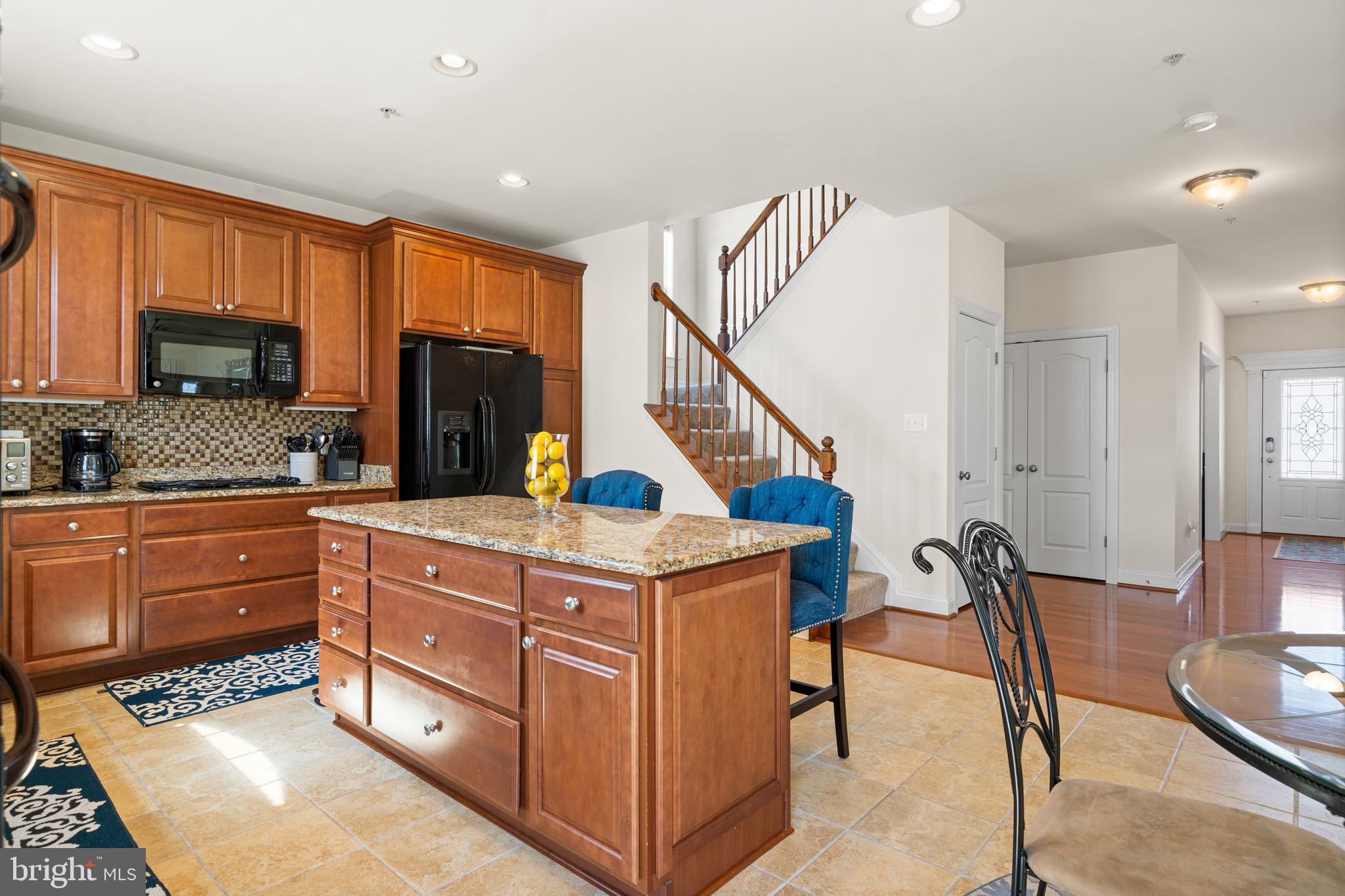 NORTH POINTE - Residential