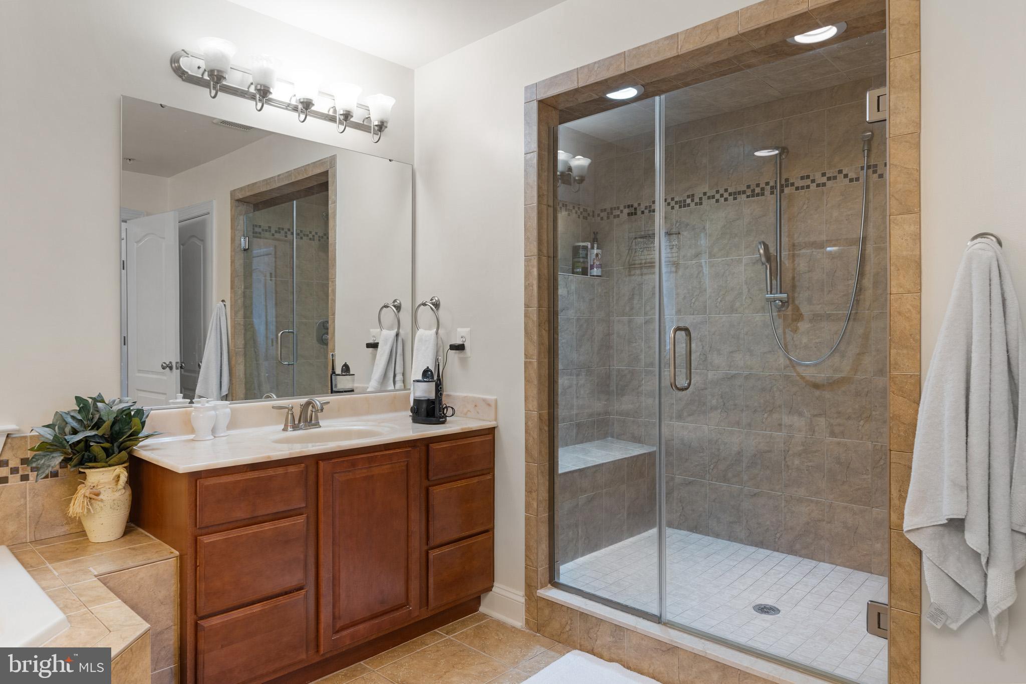 NORTH POINTE - Residential