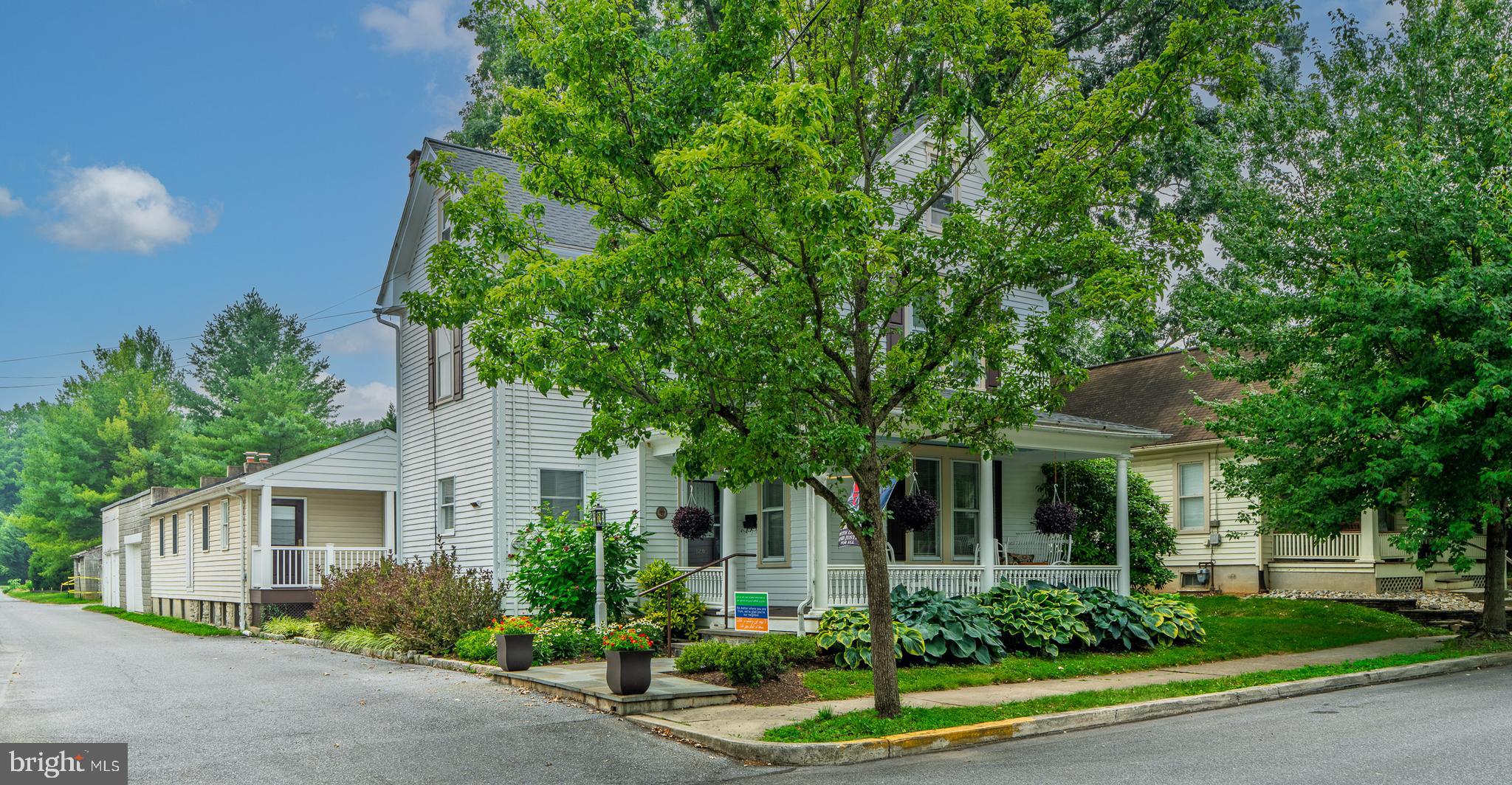 120 W LEMON STREET