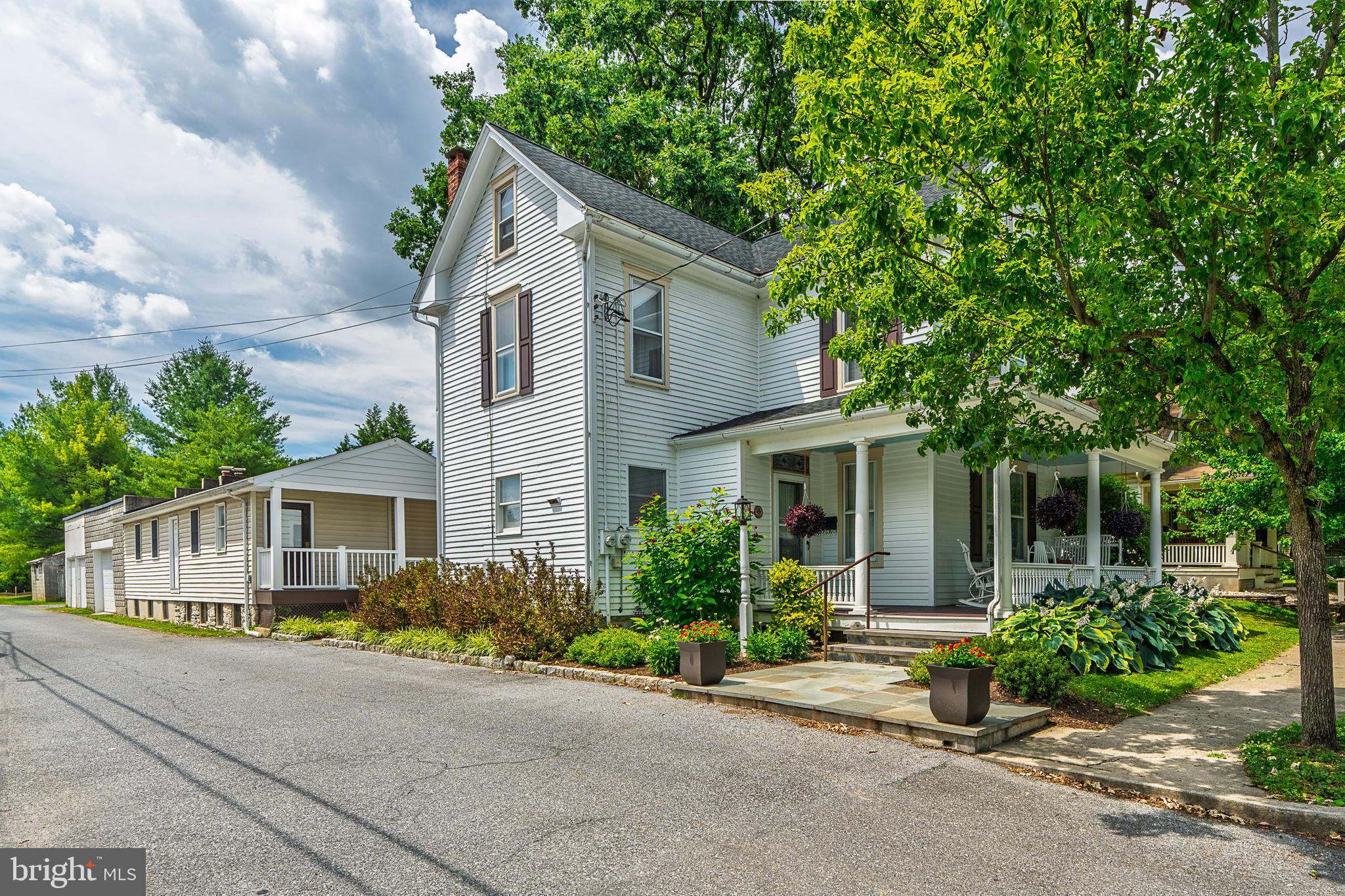 120 W LEMON STREET