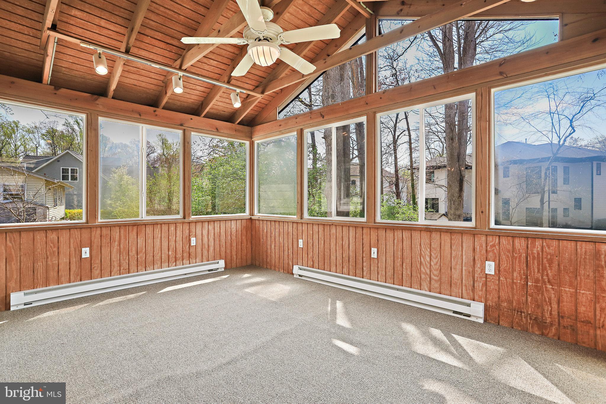 VIENNA WOODS - Residential