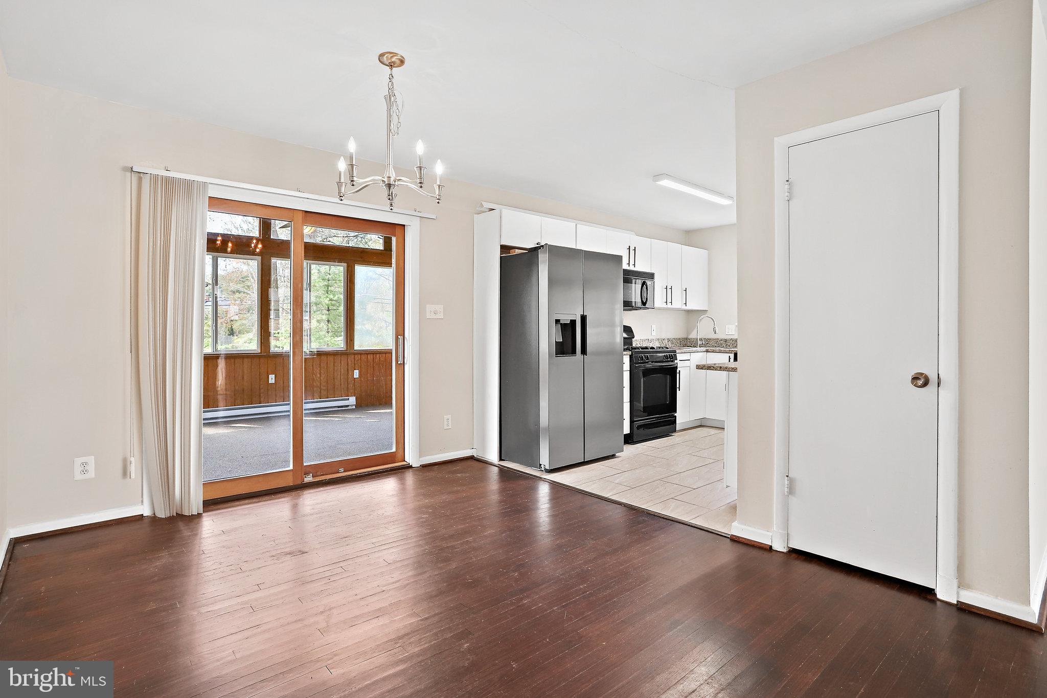 VIENNA WOODS - Residential