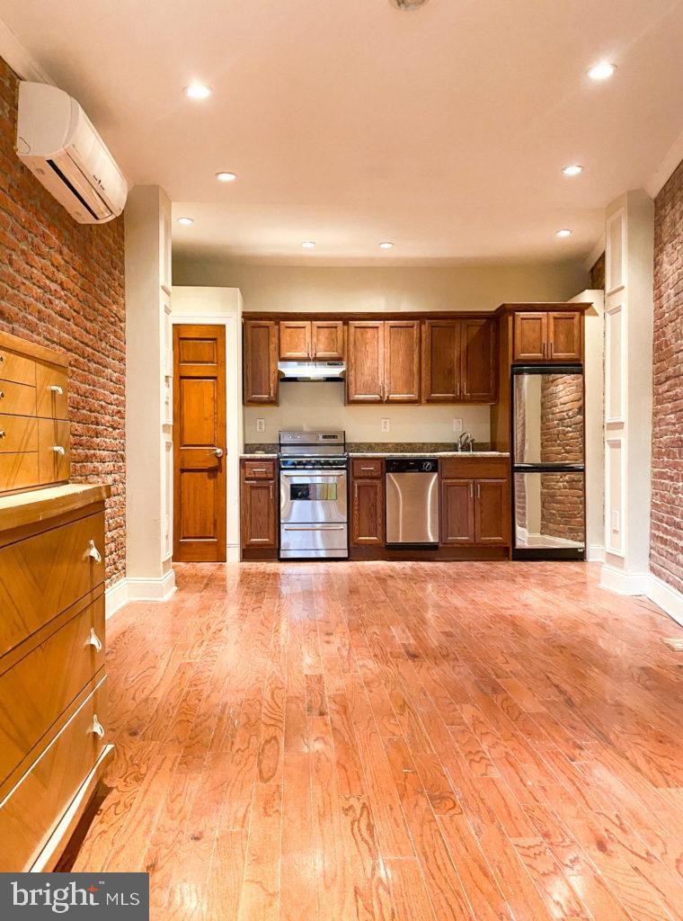 EAST PASSYUNK CROSSING - Residential Lease