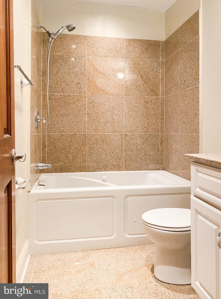 EAST PASSYUNK CROSSING - Residential Lease