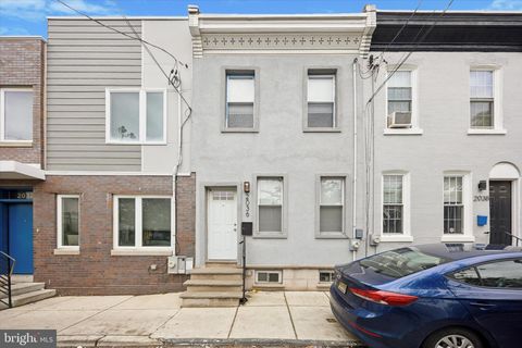 Townhouse For Sale - 2036 N Darien Street<br/> PHILADELPHIA, PA 19122