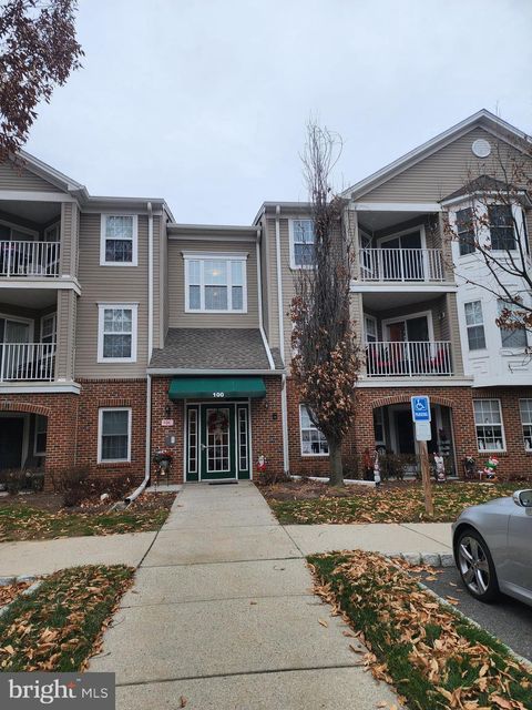 Photo of 132 Mowat Circle, HAMILTON, NJ 08690 (MLS # NJME2070582)