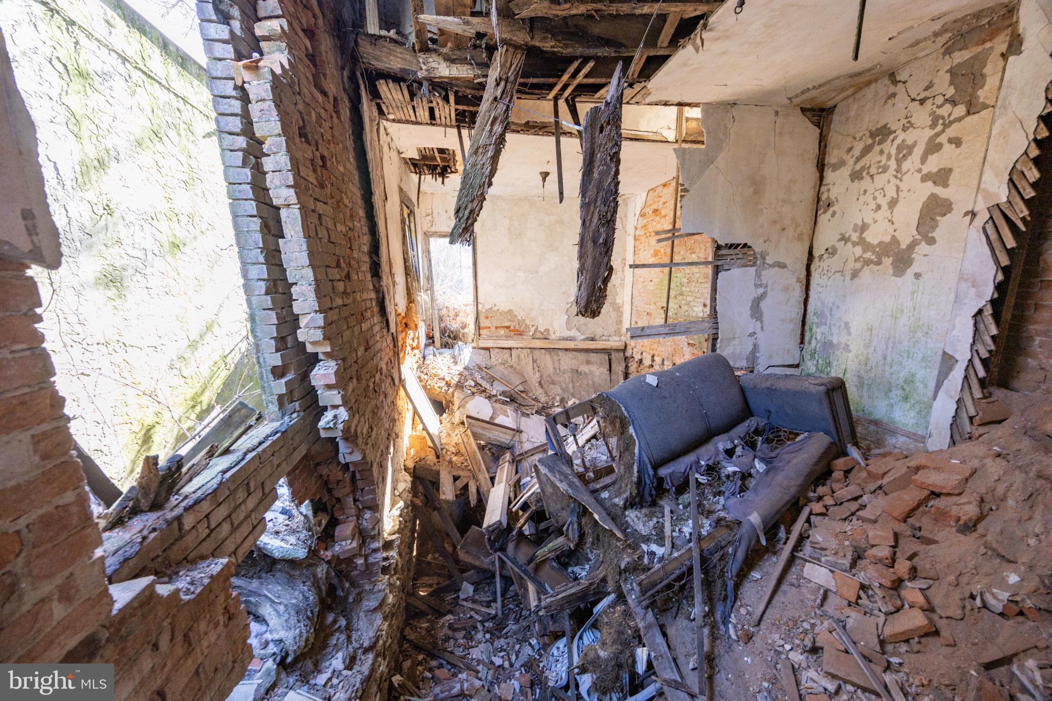 STRAWBERRY MANSION - Residential