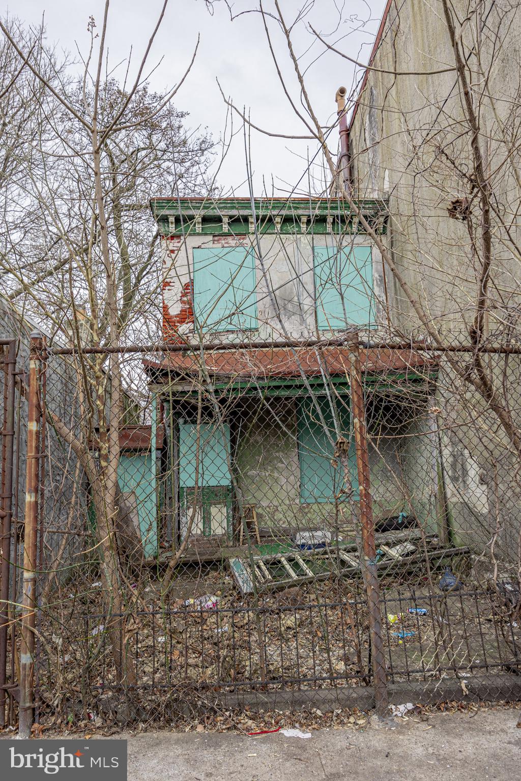 STRAWBERRY MANSION - Residential