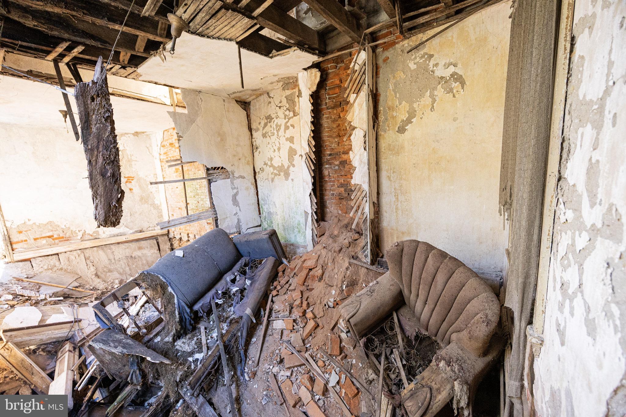 STRAWBERRY MANSION - Residential